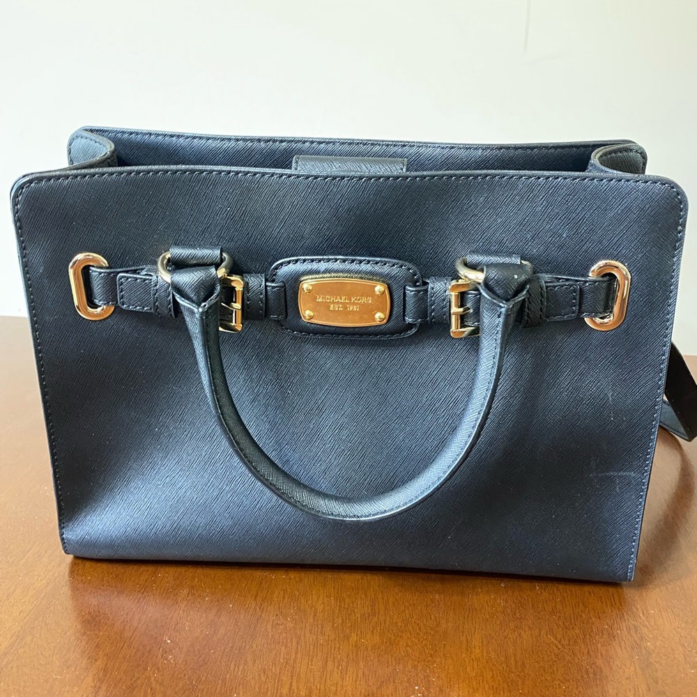NWOT Michael Kors shoulder bag.